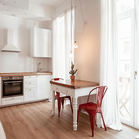Mercanti Modern Flat - Balcony - Torino Centro ภายนอก รูปภาพ