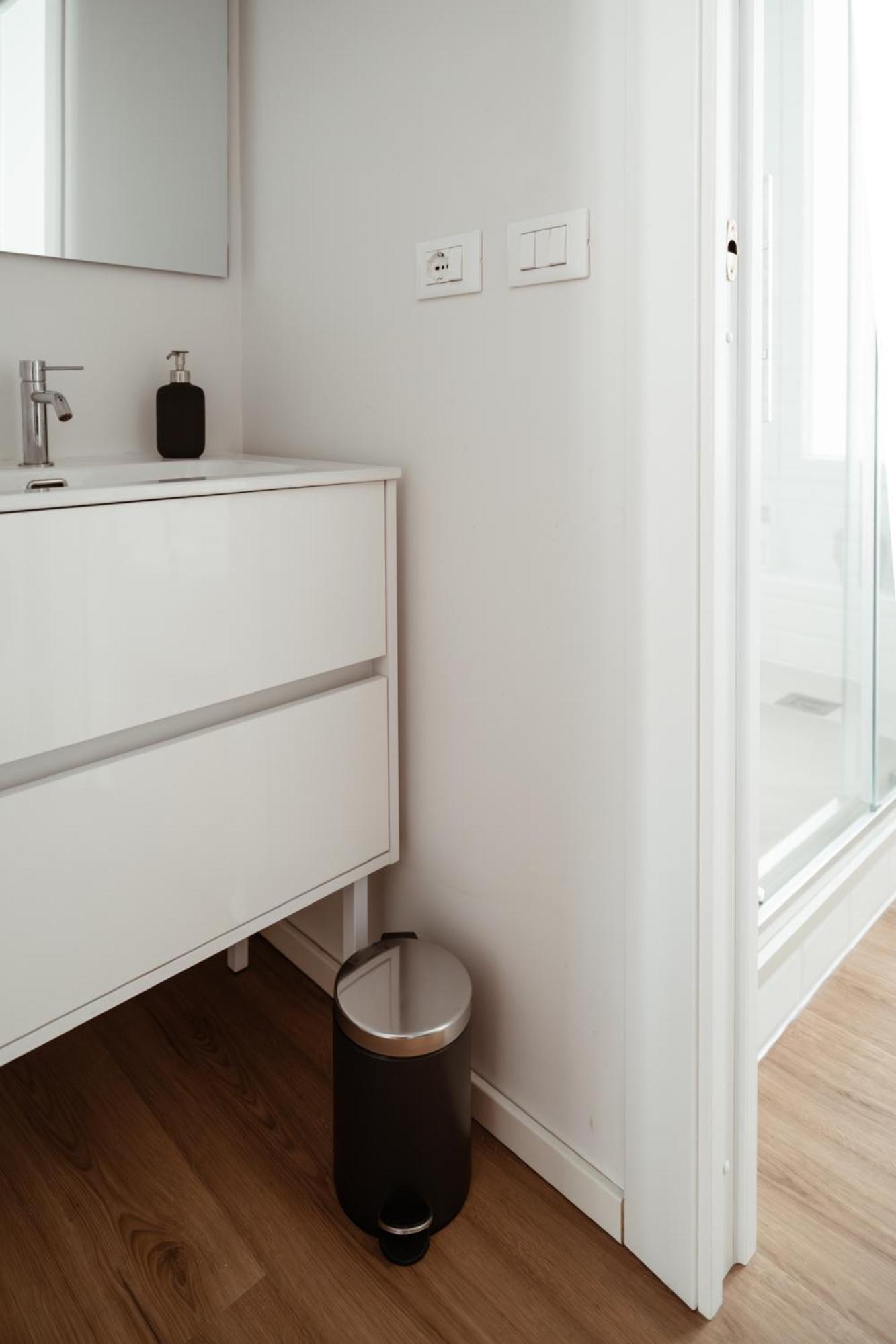 Mercanti Modern Flat - Balcony - Torino Centro ภายนอก รูปภาพ