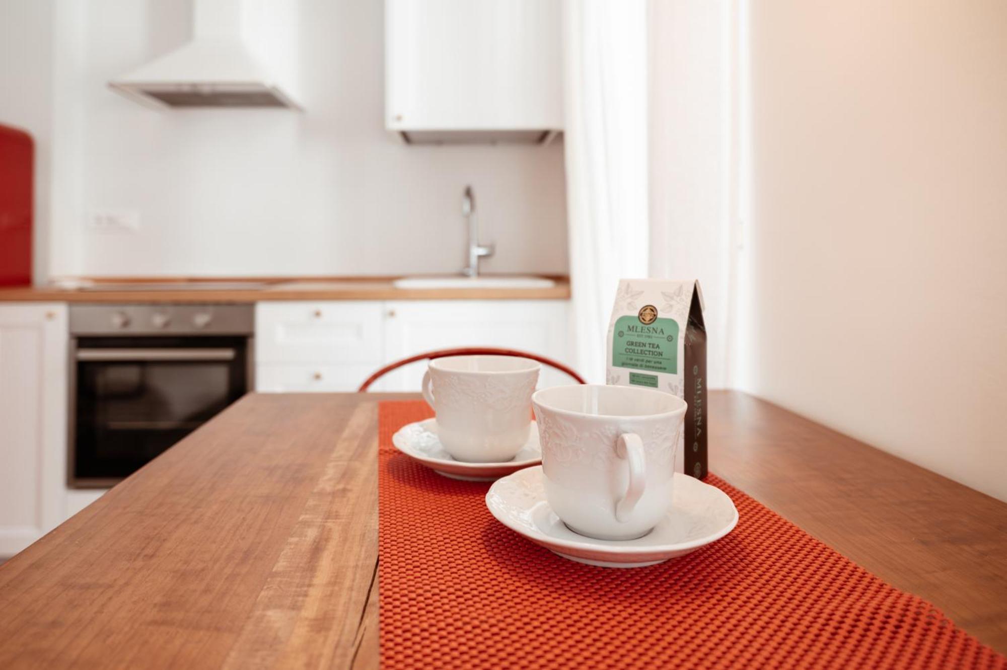 Mercanti Modern Flat - Balcony - Torino Centro ภายนอก รูปภาพ